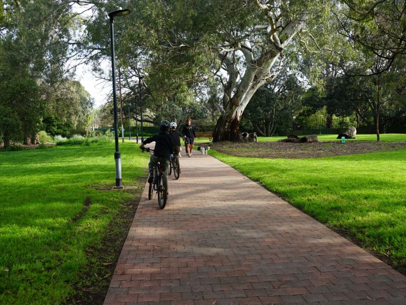 Existing Heywood Park Shared Use Path 2.JPG